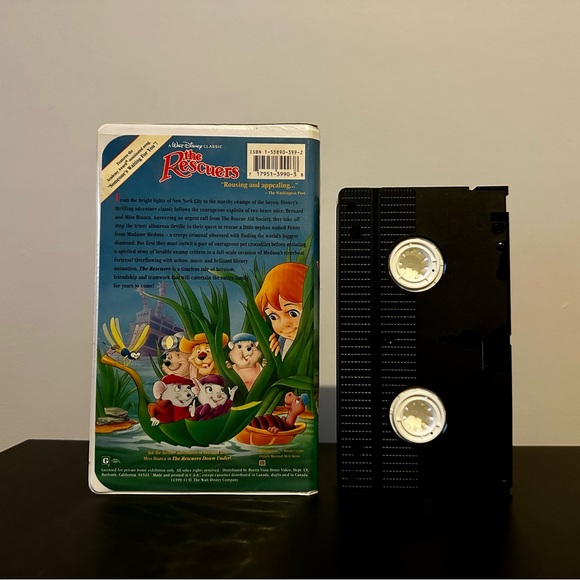 Disney’s The Rescuers VHS - Picture 3 of 4